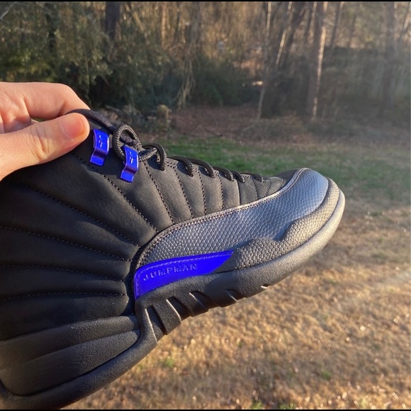 Jordan 12 - Picture 2 of 6